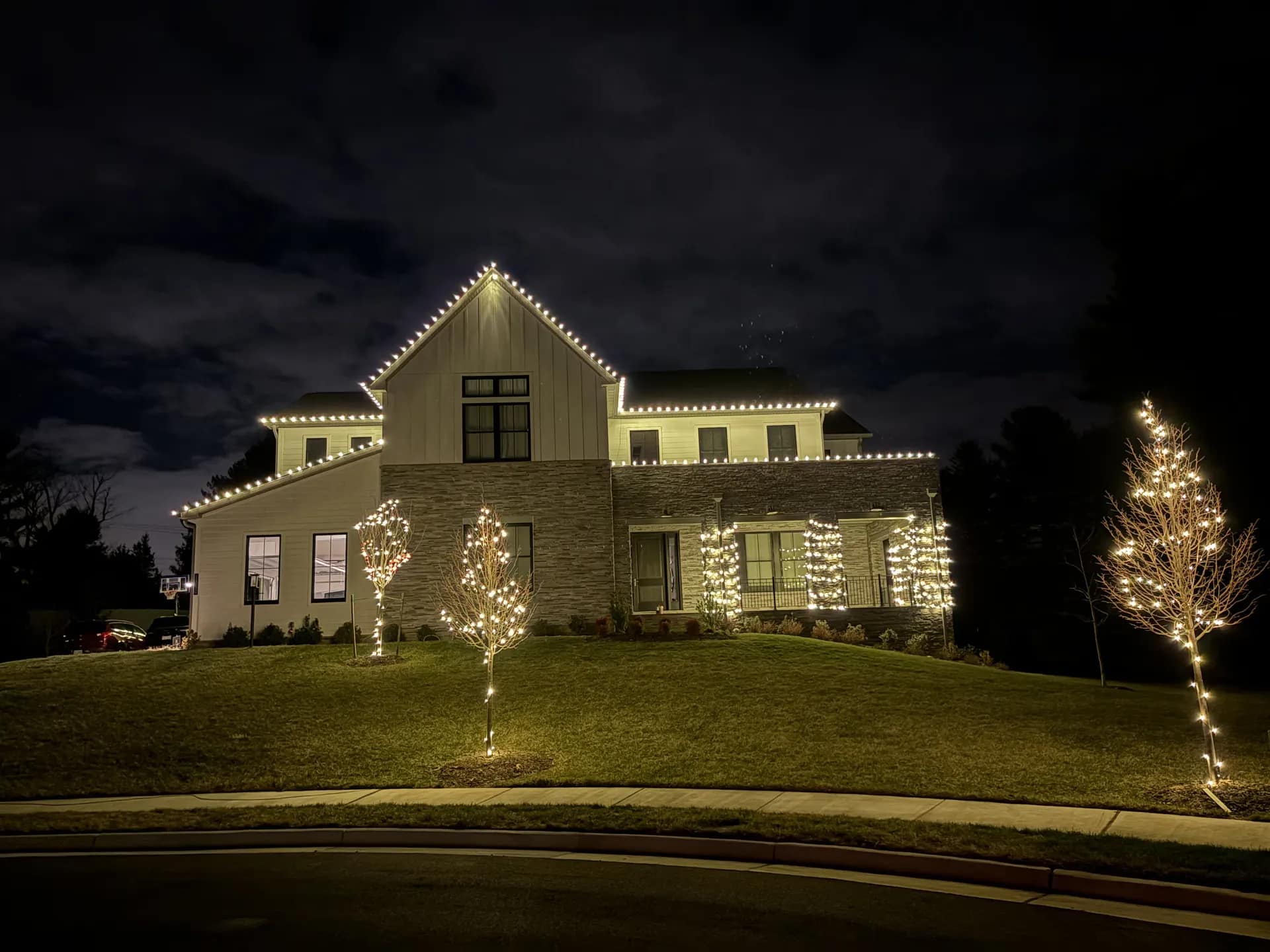 Christmas light installation in Fairfax, Virginia by Light DMV — professional holiday lighting service