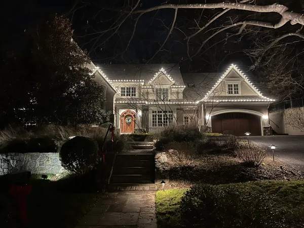 Christmas light installation in Bethesda, MD — LightDMV