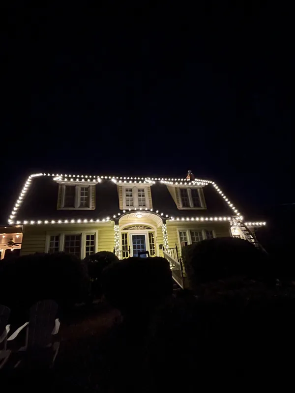 Christmas light installation in Leesburg, VA — LightDMV